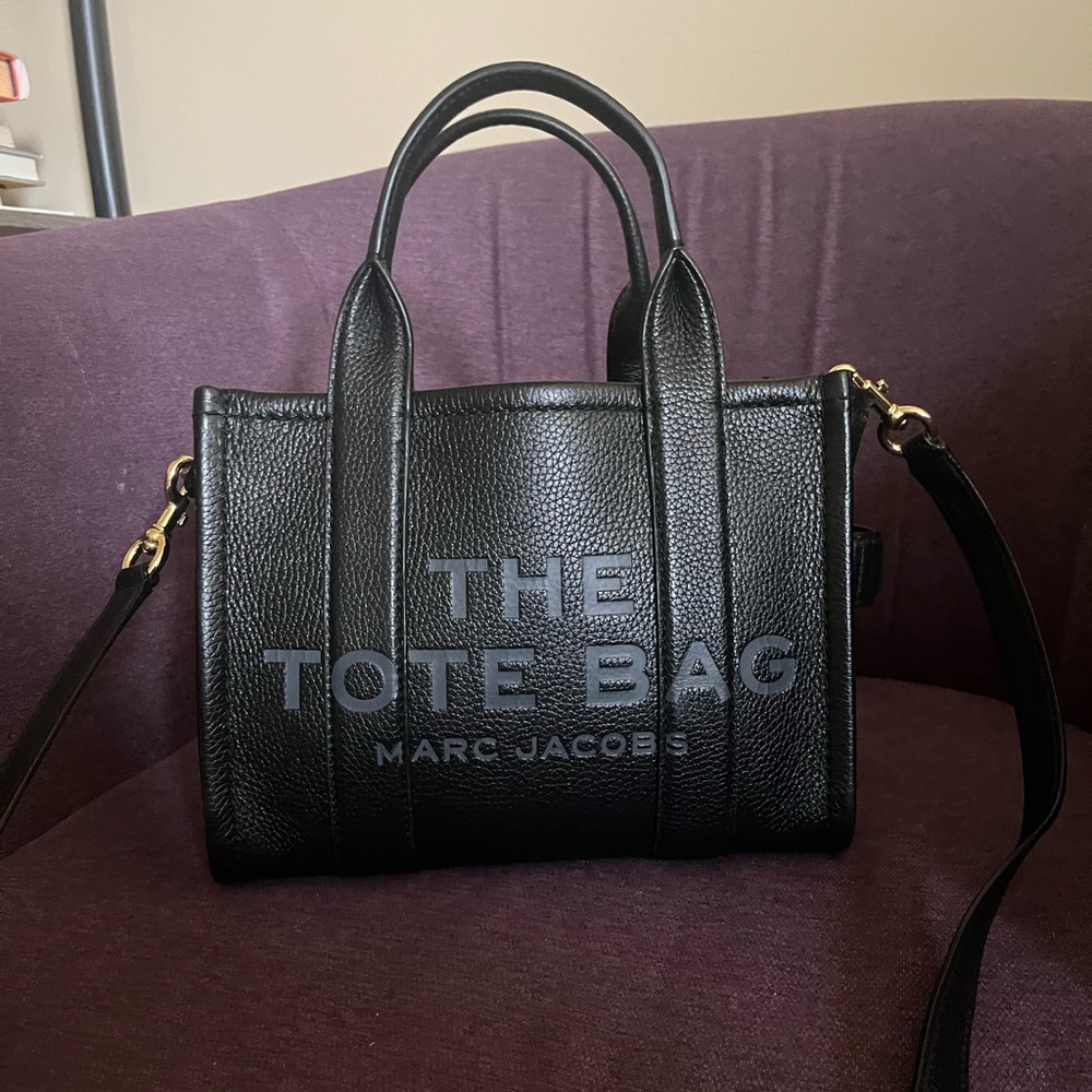 Small leather Marc Jacobs tote!